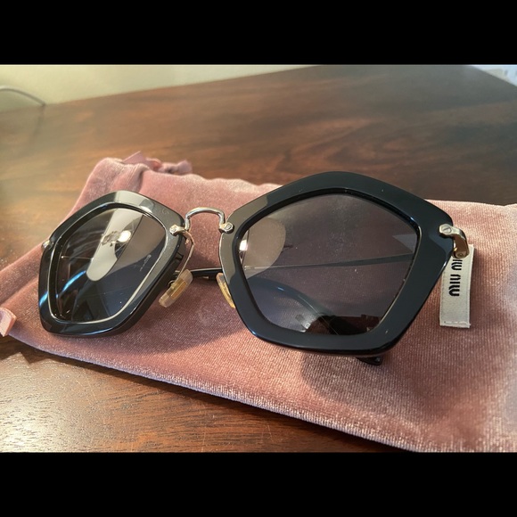 Miumiu sunglasses - Picture 6 of 7